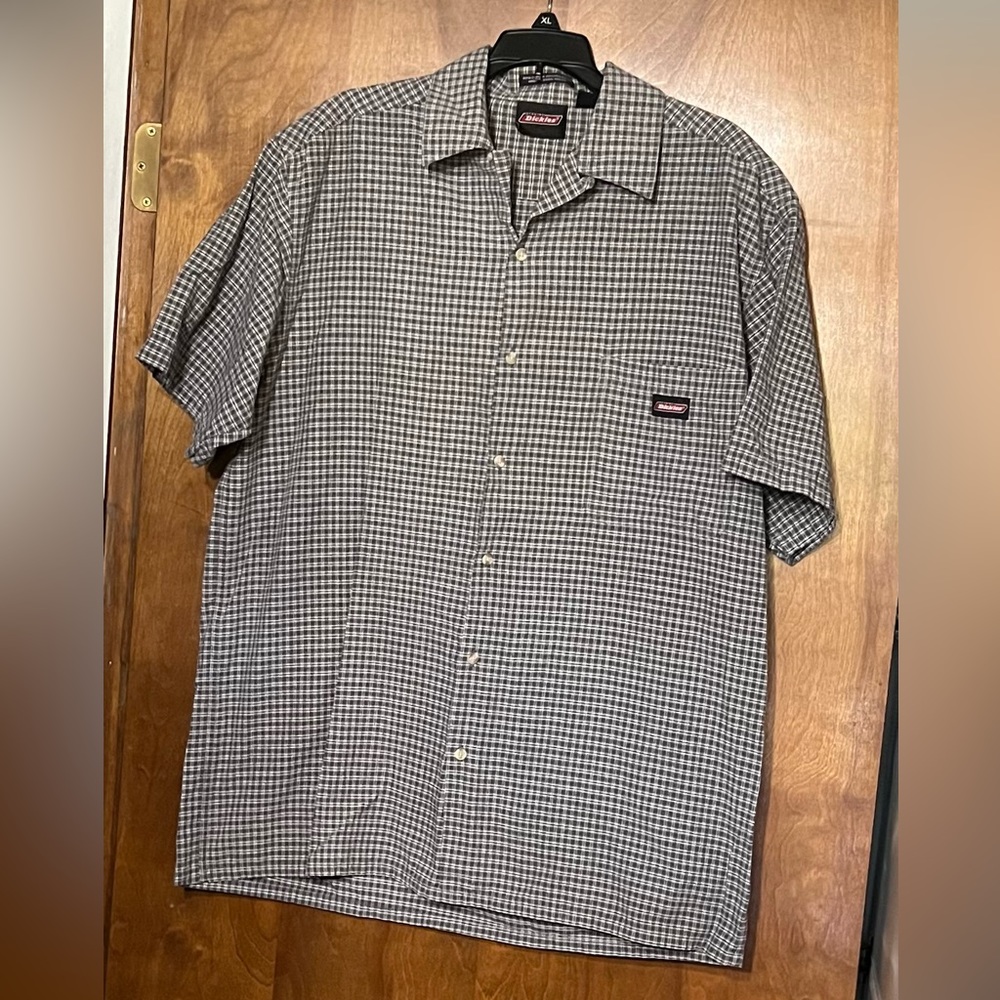 Dickies, short sleeved, button down shirt, size L (42-44)